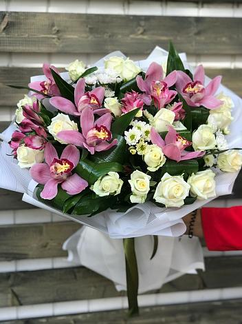Букет цветов из: Розы и Хризантемы в Холмской