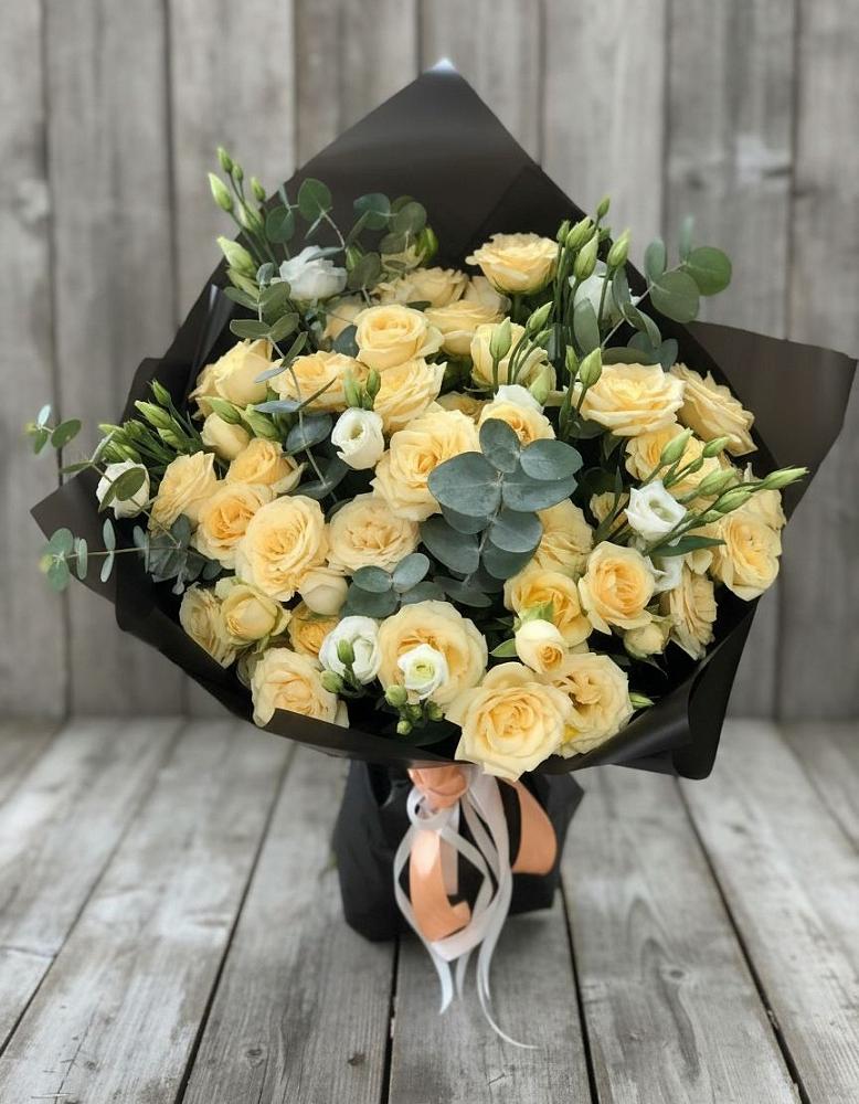 Букет цветов из: Розы и Лизиантусы в Холмской