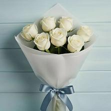 Букет 7 Белых роз Эдлесс Лав в Холмской