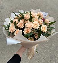 Букет Кремовые розы Латте в Холмской
