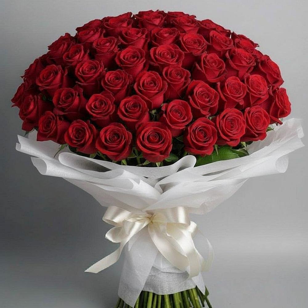 Букет 101 Красная роза Блэк Мэджик в Холмской