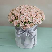 Цветочная композиция из Розы в шляпной коробке в Холмской