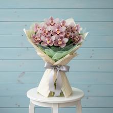 Букет цветов из:  Орхидеи и Розы в Холмской
