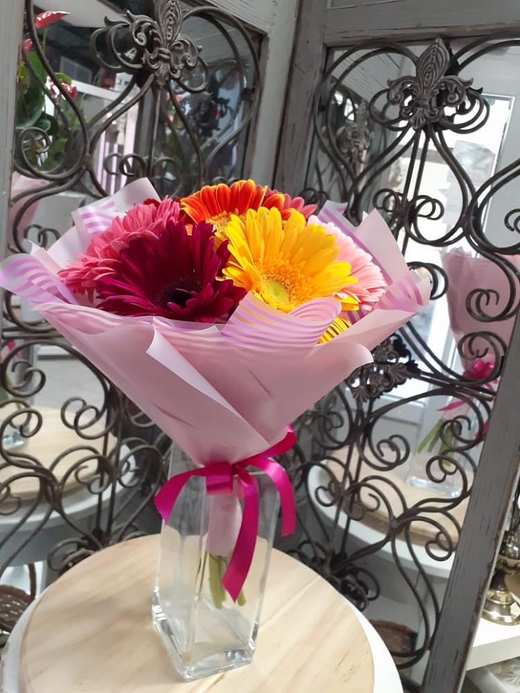 Букет цветов из: Герберы в Холмской