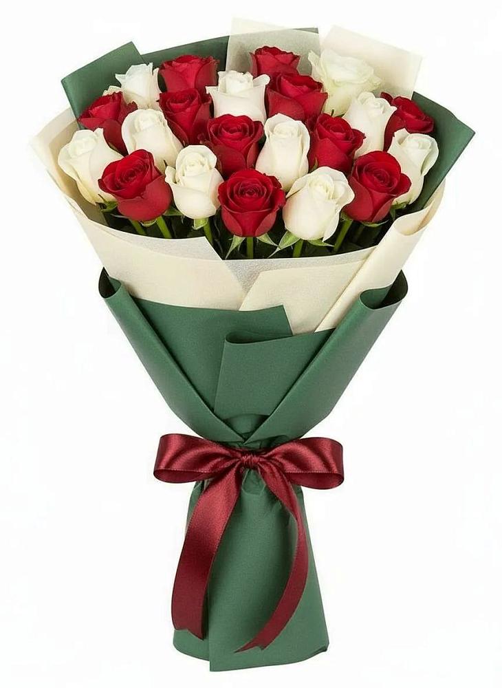 Букет Микс из красных и белых роз в Холмской