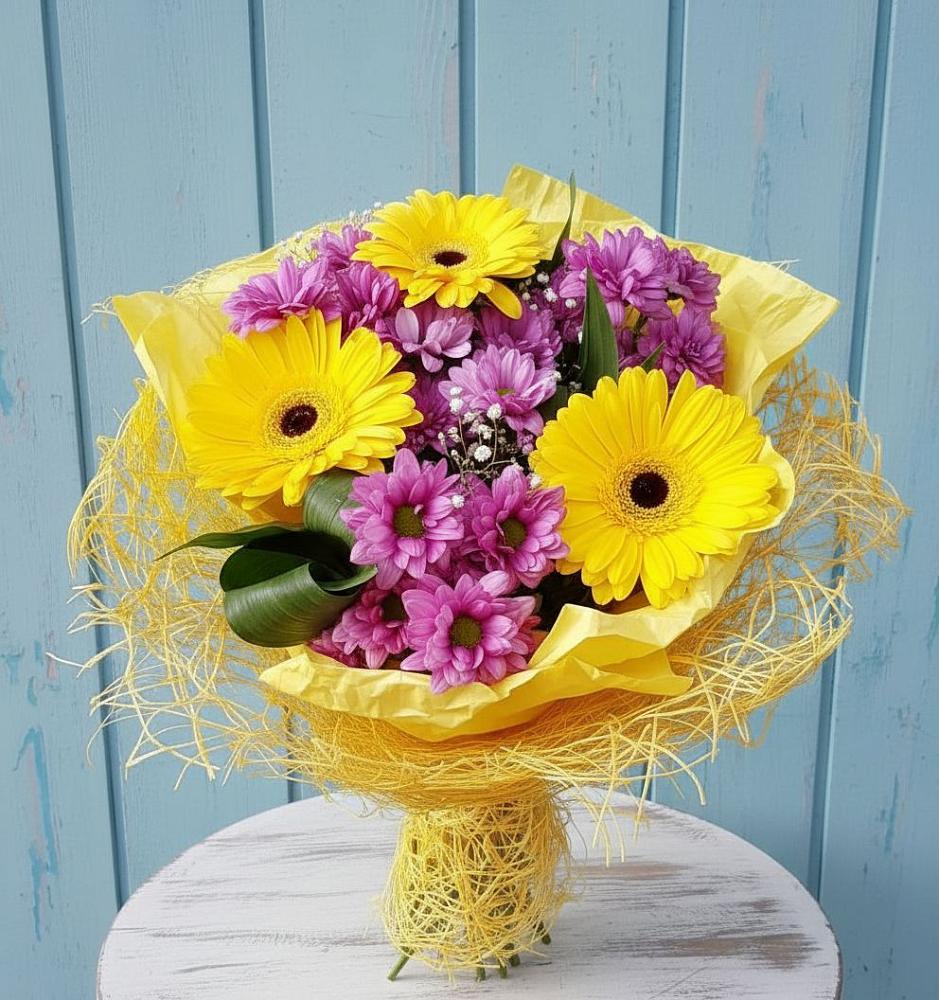 Букет цветов из: Хризантемы и Герберы в Холмской