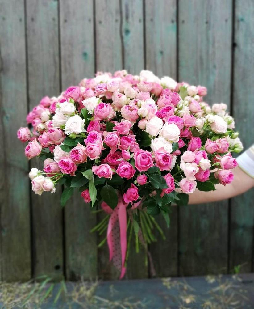 Букет Розовые кустовые розы Натали и Лав Лидия в Холмской