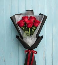 Букет цветов из:  Розы в Холмской