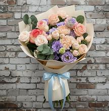 Букет цветов из:  Розы, Лизиантусы и Гвоздики #REPLACE_PRED# Холмской