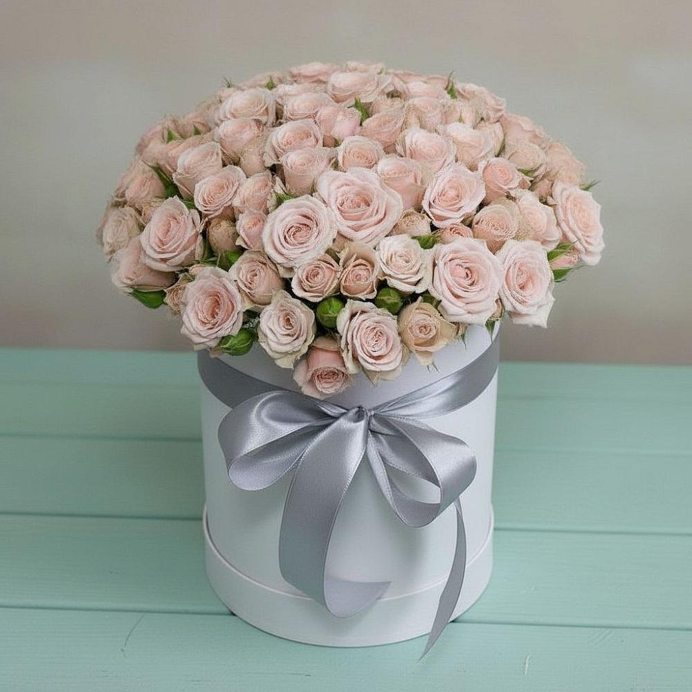 Цветочная композиция из Розы в шляпной коробке в Холмской