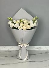 Букет цветов из:  Розы и Лизиантусы в Холмской